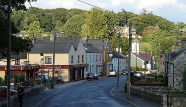 Die Straßen der kleinen Ortschaft Shillelagh sind gesäumt mit kleinen Cottages (Foto: Eric Paul)