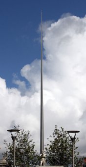 "The Spire" ragt 120 Meter über die Stadt und wurde 2002 enthüllt (Foto: Eric Paul) 